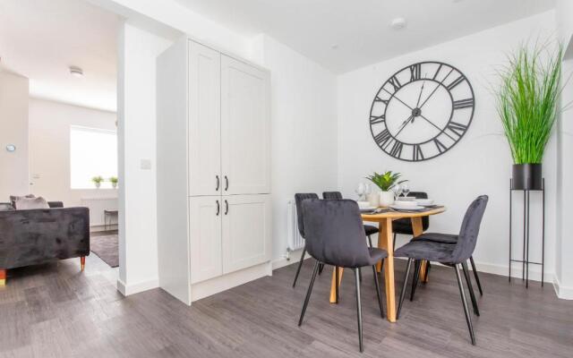 Piccadilly Place - 3 Bedroom House
