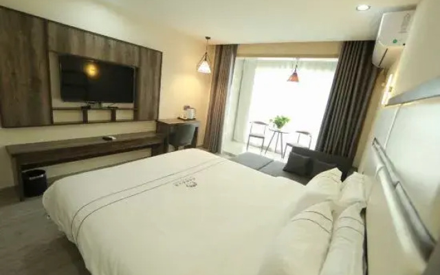 South Fujian monochrome hotel chain