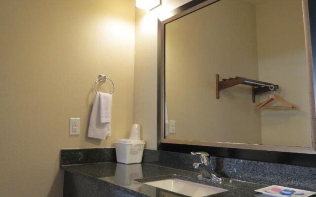 Grand Inn And Suites