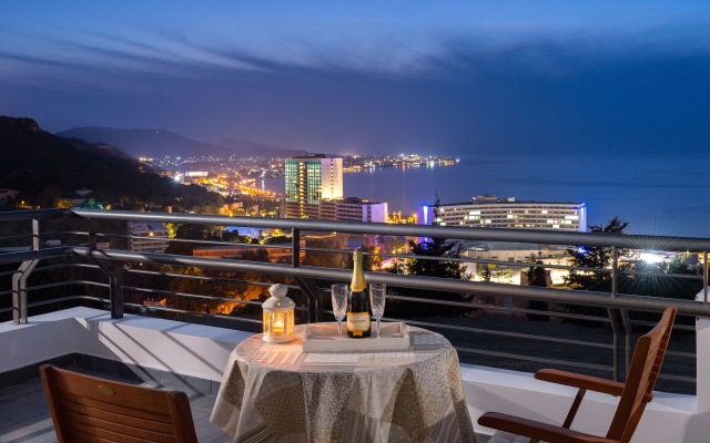 Monte Smith Luxury Villa