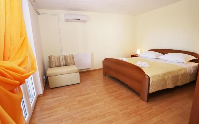 Apartments Davorka - 50m to the sea