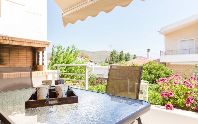 Bright & Spacious two-floor Family Garden Home