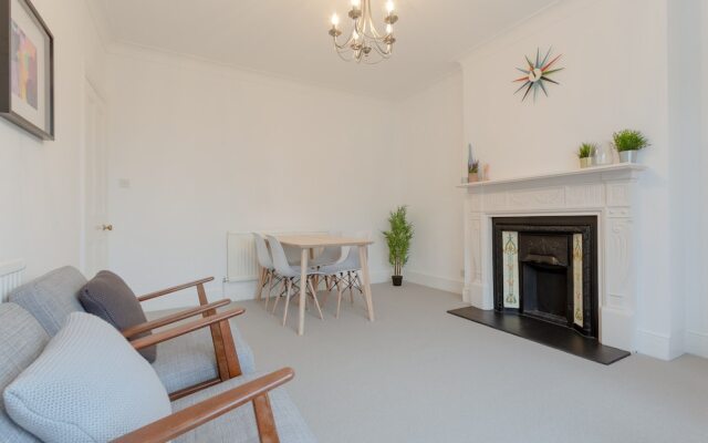 2 Bedroom Flat Next to Clapham Common