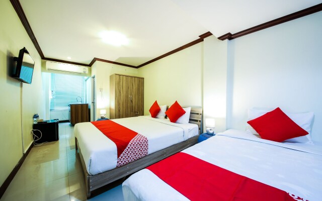 OYO 118 Beach Walk Stay