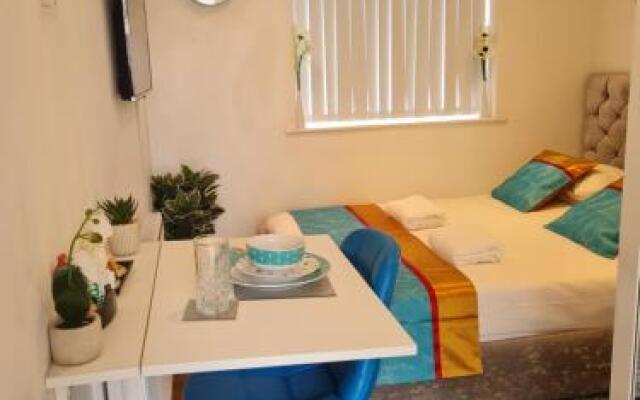 Cosy Self-Contained Studio in Salford Manchester