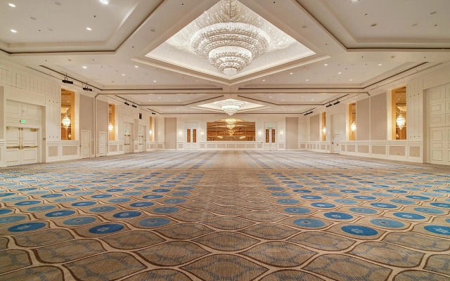 Sheraton Universal Hotel