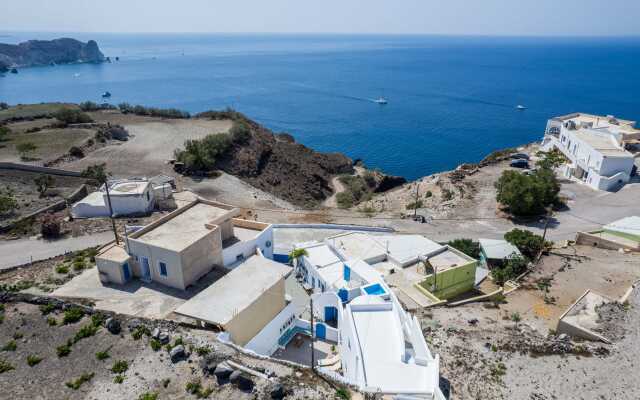 Santorita Suites
