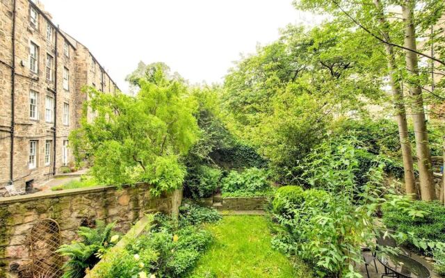 City Centre Georgian Maindoor 2bed/2bath Apartment