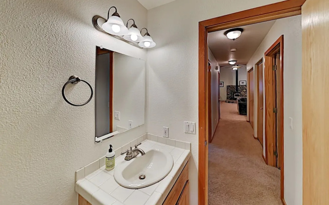 1559nort 3 Bedroom Home