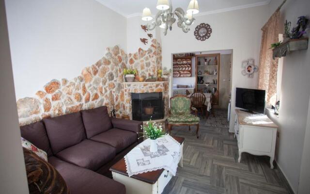 Vicky's House