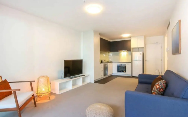 Modern 2 Bedroom Apartment In Fabulous Location