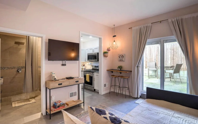 Cozy Philadelphia Studio, Near Center City!