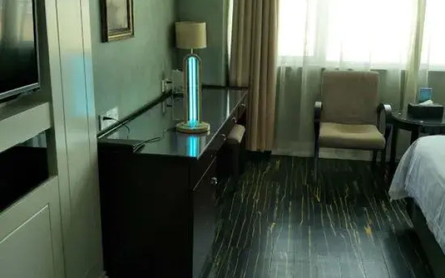 Leju Hotel (Jiaozuo Dongfanghong Square)