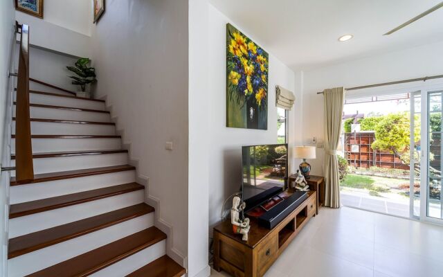 3 Bed Pool Villa in Great Location - STV