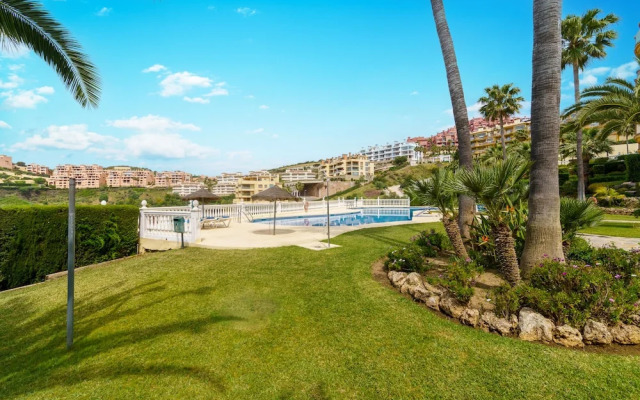 View of the sun Apartment With Pool