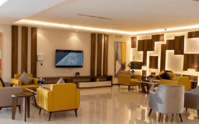 The Palace Hotel Suites 8