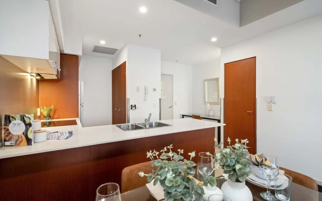 Chevron Renaissance - Wow Stay