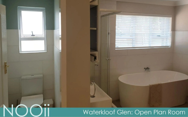 Open plan room Waterkloof Glen