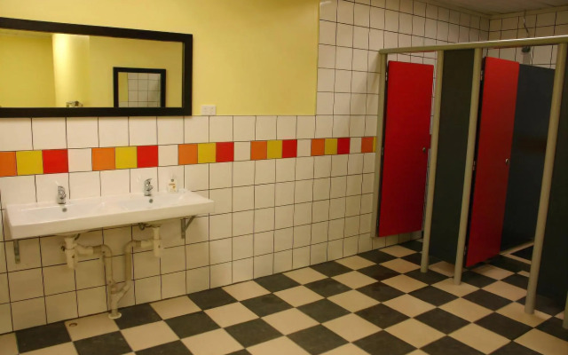 Silverfern Backpackers