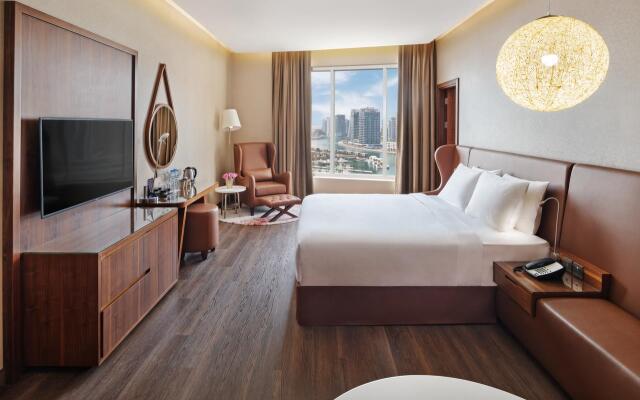 Radisson Blu Hotel, Dubai Canal View