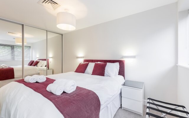 Roomspace - New Manor House