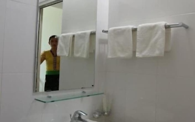 Agri Hotel Dien Bien Phu - by Bay Luxury – Bathroom – Dien Bien Phu