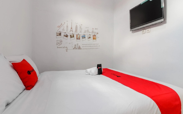 RedDoorz Plus near Taman Rasuna Menteng