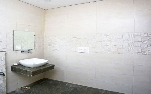 OYO 18422 Central Grand