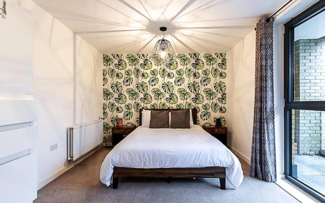 Spacious and Trendy Shoreditch Flat