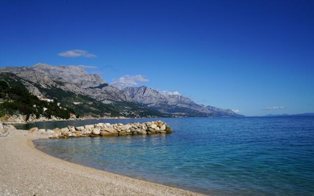 Apartment Lile - comfortable apartment and 3 bedrooms: A1 Pisak, Riviera Omis