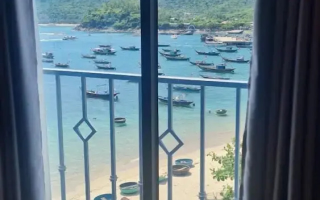 The Coral Homestay & Pub