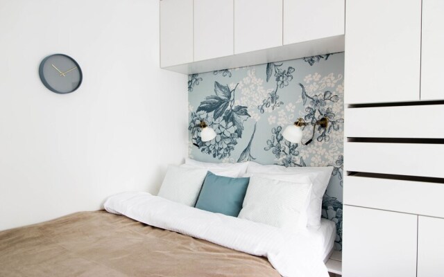 Powisle Riverside Apartment