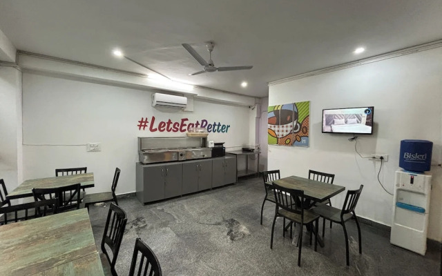 Housr Sector 43 Gurgaon Paras Hospital