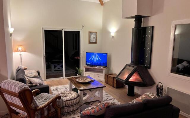 Charming villa, tranquillity by the forest