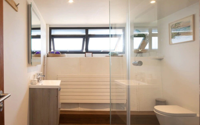 Houseboat Eleuthera
