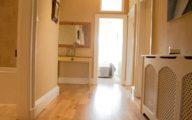 2 Bedroom City Centre Apartment Sleeps 4