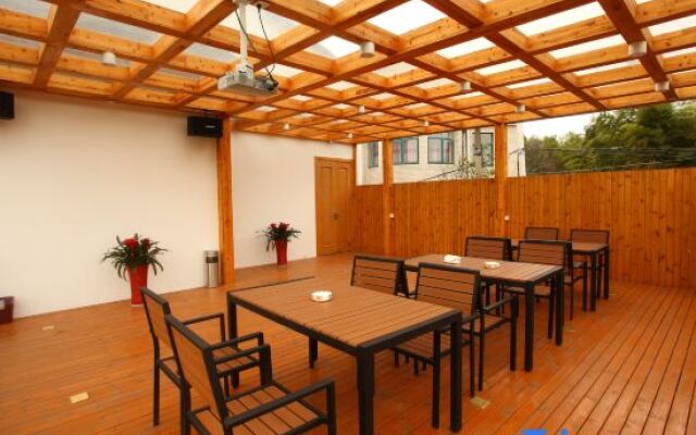 Daifu Lvxiang Hostel