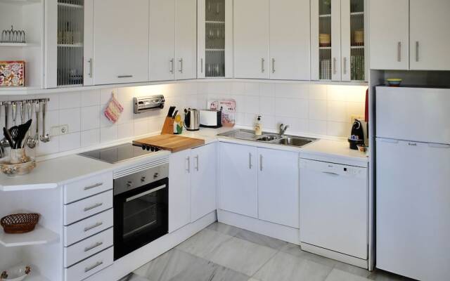Superb Villa in Elviria With Swimming Pool