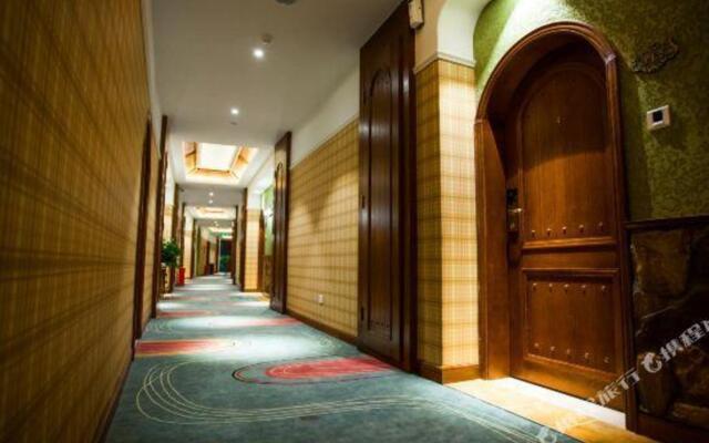 Honglilai Xixili Theme Hotel (Leshan High Speed Railway Station)