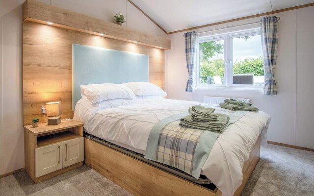Oakland Lodge - 2 Bedroom Lodge - Wisemans Bridge