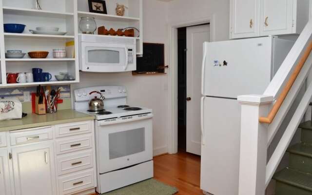 1220 S Columbia