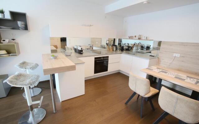 25h SPA-RESIDENZ Apartment LUXURY POOLs Garden private Beach