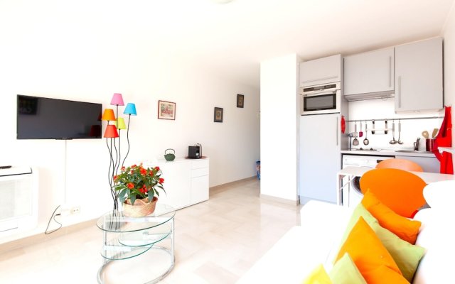 Studio In Cannes With Wonderful City View Terrace And Wifi 50 M From The Beach