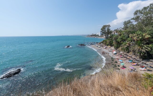 Costa Quebrada - Beachfront 3BR Apartment With Huge Terrace & Sea Views