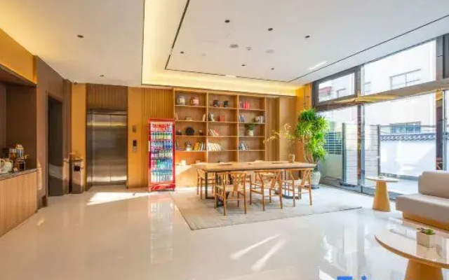 Wansen Hotel (South Gate of Ancient City of Zhengding)