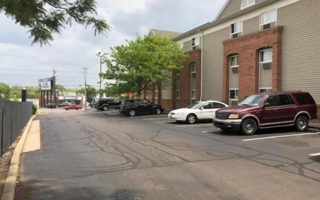 InTown Suites Extended Stay Cincinnati OH - Colerain