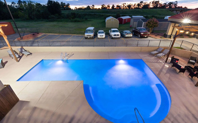 Ramada by Wyndham Bainbridge