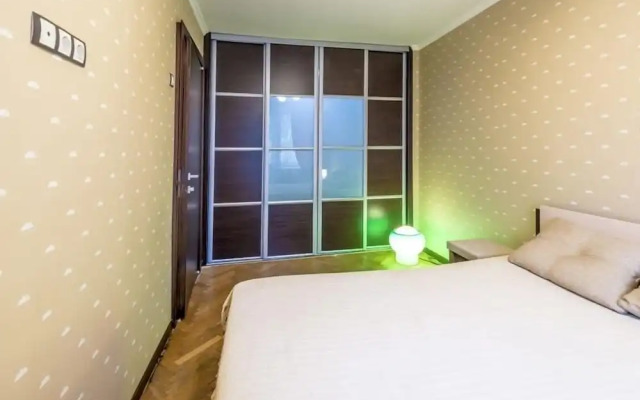 Апартаменты, ул. Парферова, 10