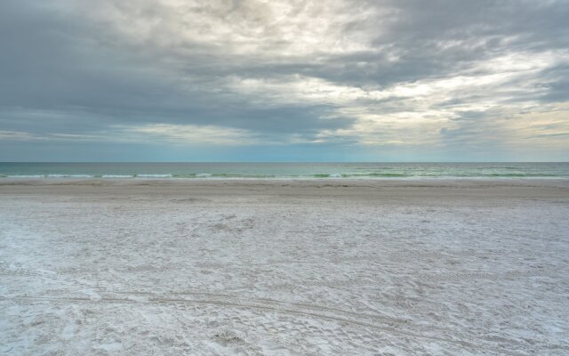 Pointe Condo #201 by Vtrips