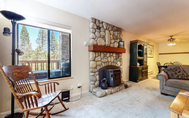 Summit #243 1 Bedroom Condo